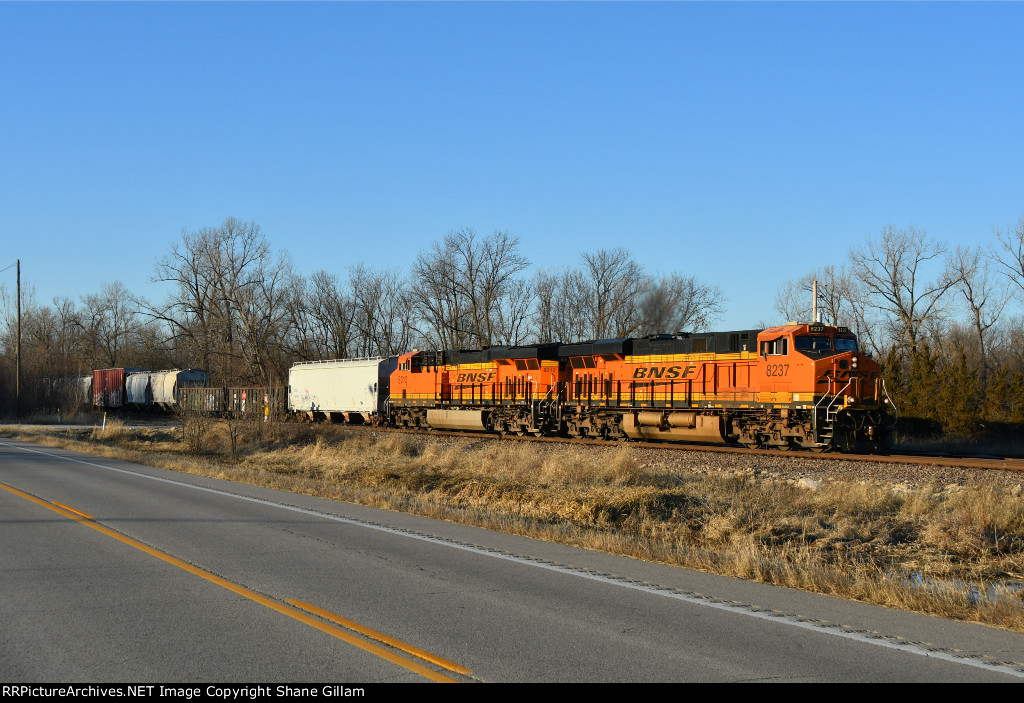 BNSF 8237